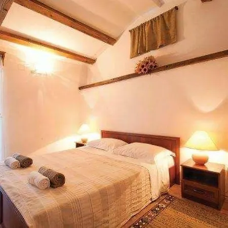 In Radici Mit Privatem Pool By Interhome * Jakici