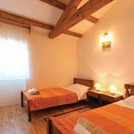 Dom wakacyjny In Radici Mit Privatem Pool By Interhome *