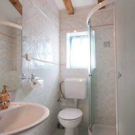 Dom wakacyjny In Radici Mit Privatem Pool By Interhome *