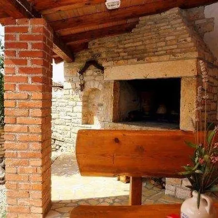 Dom wakacyjny In Radici Mit Privatem Pool By Interhome